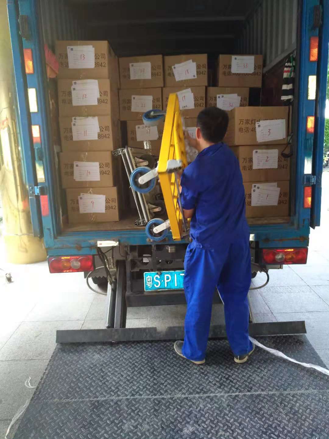  在丽江搬场怎么办，bifa必发集团搬场公司通知你！