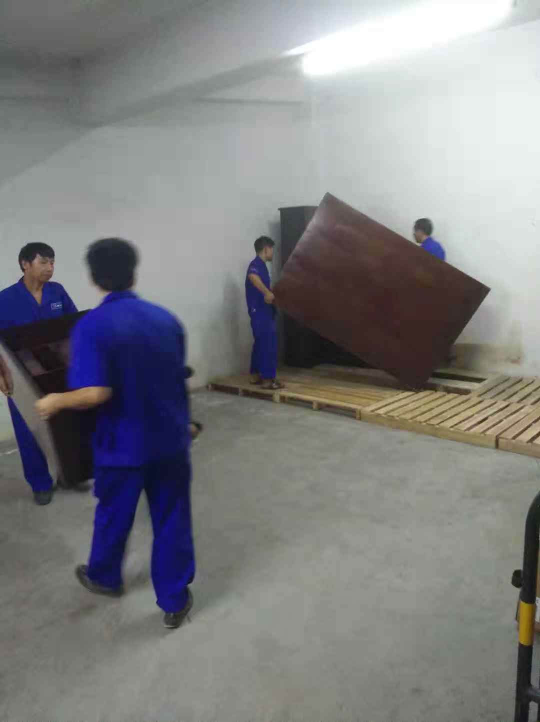  搬场怎么说?你还必要靠伴侣吗？